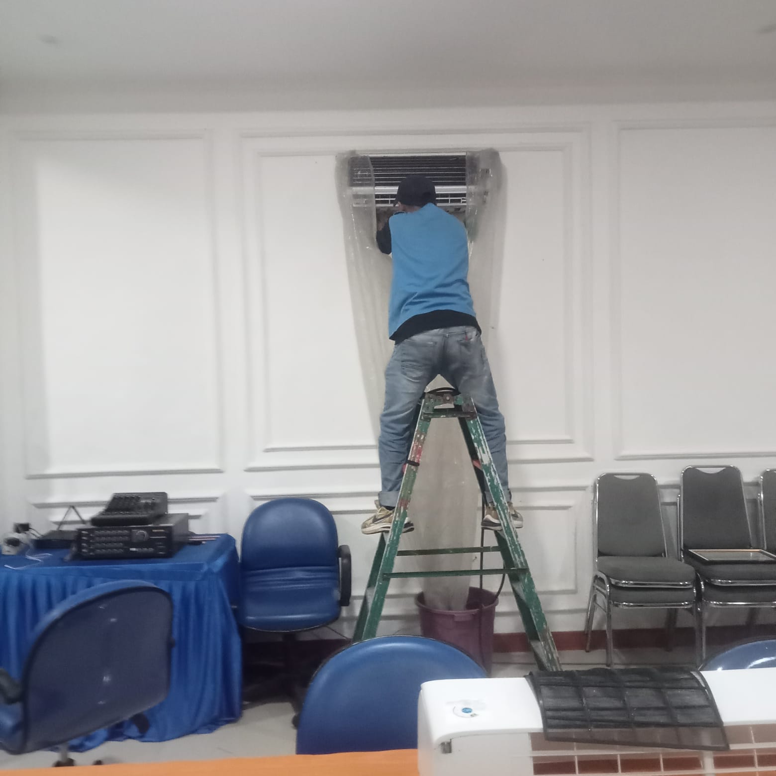 Proyek AC 10